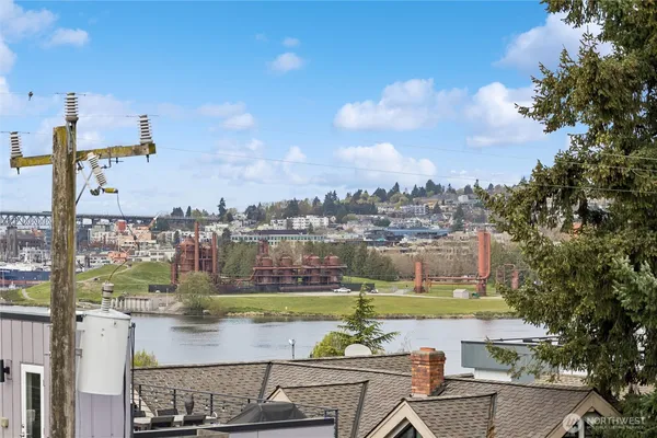 $2,850 | 2354 Yale Ave. E., Unit 302, Seattle, WA 98102