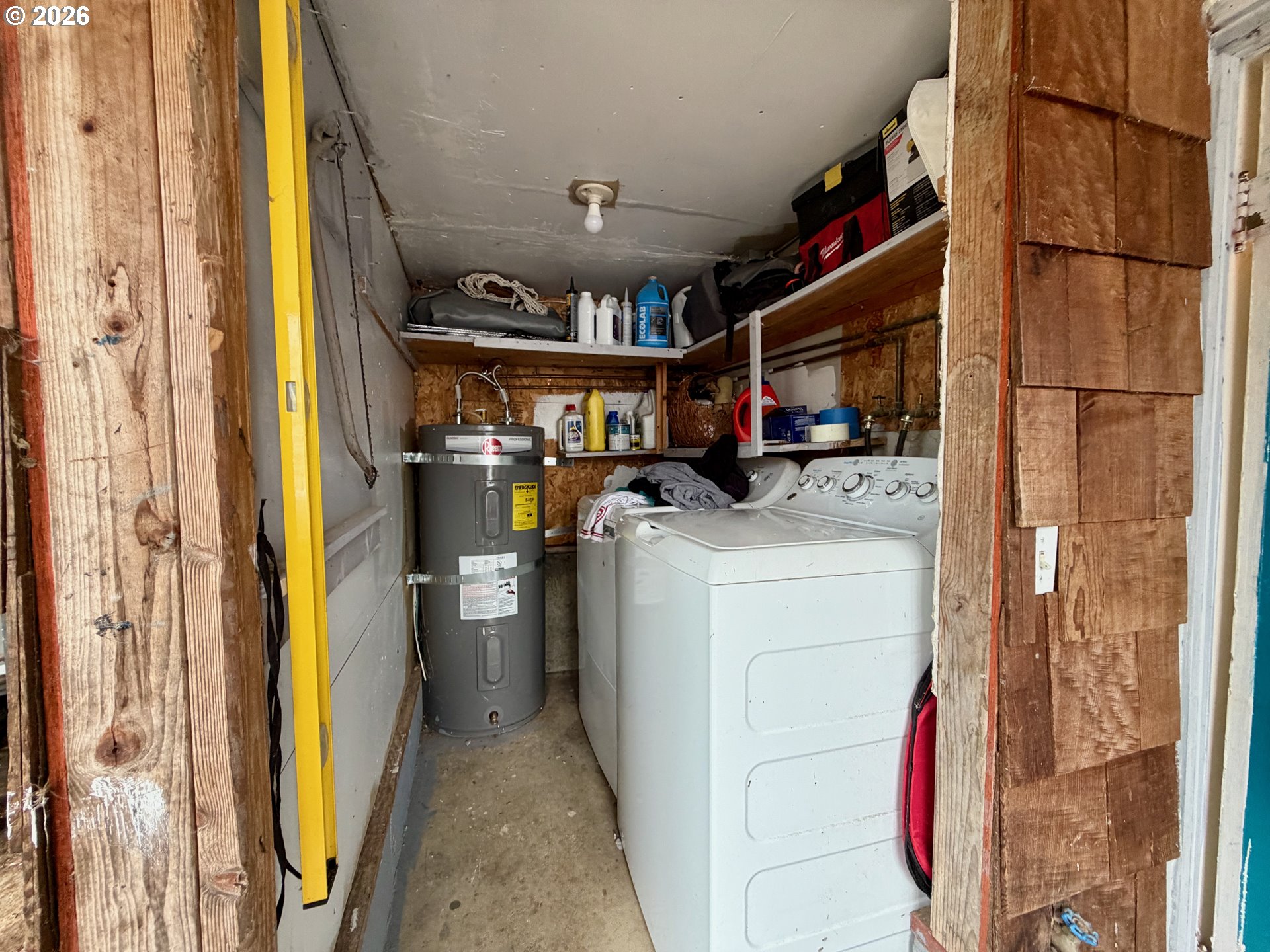 589 Rivington Street Astoria, OR 97103 - Photo 16 of 39 2nd Residence