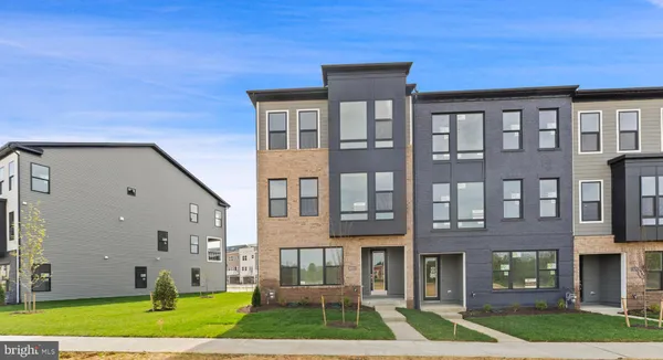 $709,990 | 119 Summit Point Boulevard, Unit 16J, Bowie, MD 20716