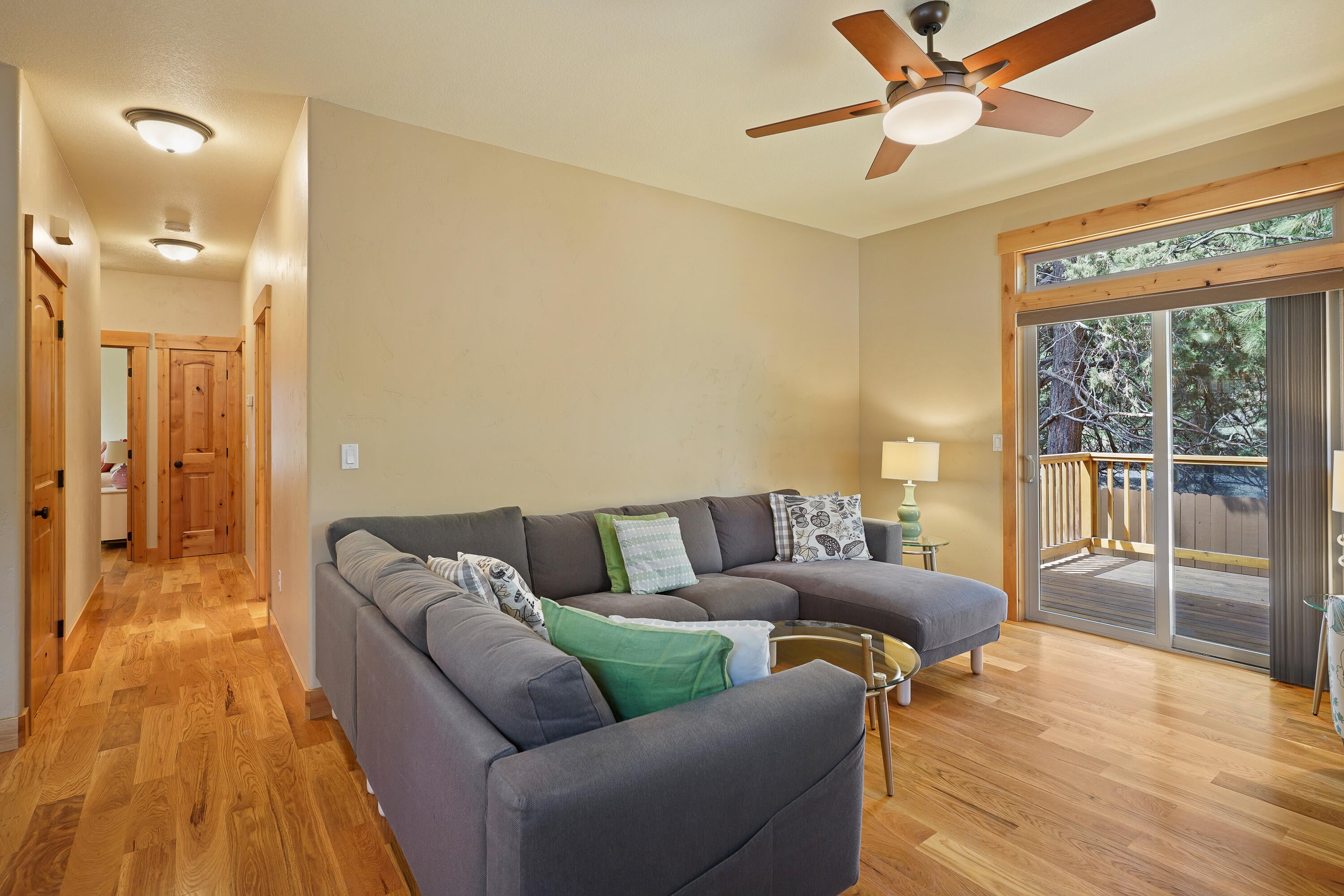 19510 Brookside Way Bend, OR 97702 - Photo 5 of 34 DSC02251