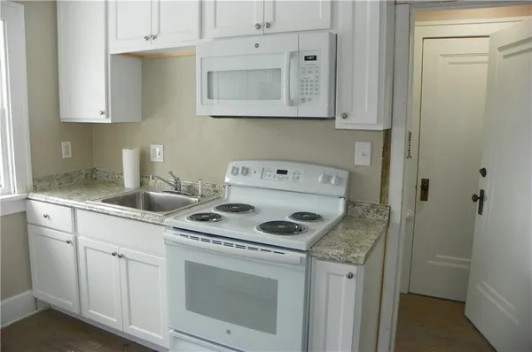 $1,660 | 1067 Winton Road North, Rochester, NY 14609