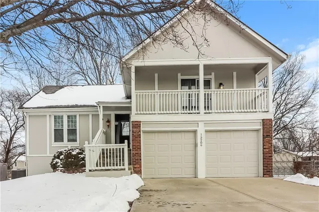 $2,415 | 15209 South Seminole Drive, Olathe, KS 66062