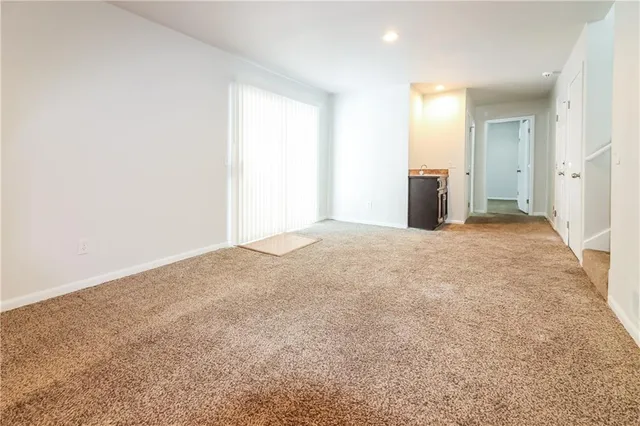 $2,415 | 15209 South Seminole Drive, Olathe, KS 66062