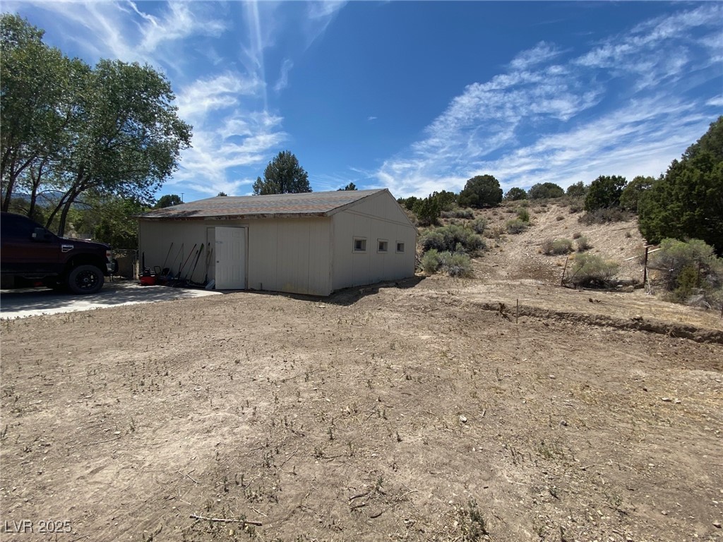 27 Carson Court Ely, NV 89301 - Photo 4 of 22 View of side of home
