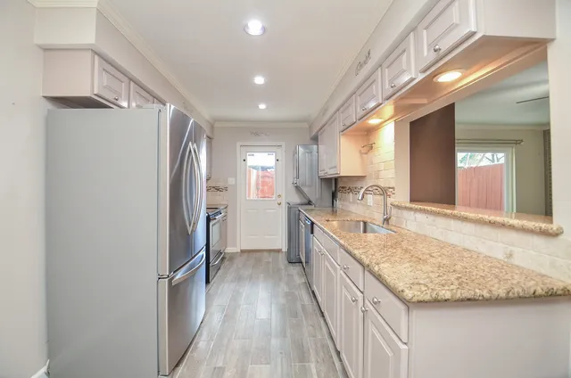 $285,000 | 13074 Trail Hollow Drive, Unit 3074, Houston, TX 77079