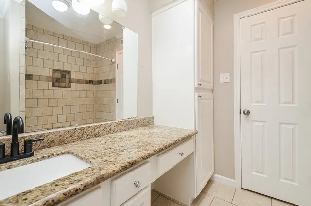 $285,000 | 13074 Trail Hollow Drive, Unit 3074, Houston, TX 77079