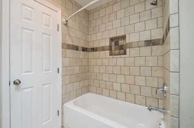 $285,000 | 13074 Trail Hollow Drive, Unit 3074, Houston, TX 77079