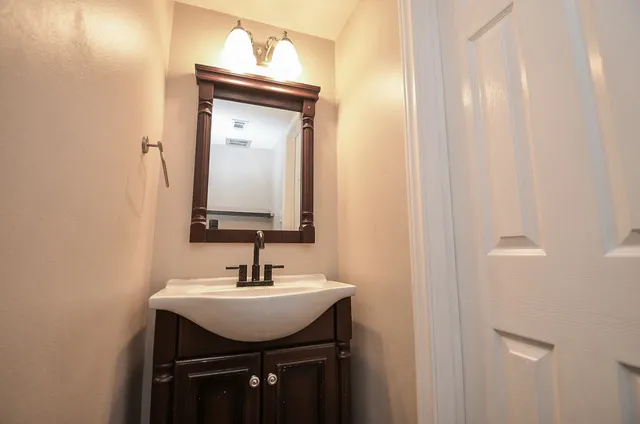 $285,000 | 13074 Trail Hollow Drive, Unit 3074, Houston, TX 77079