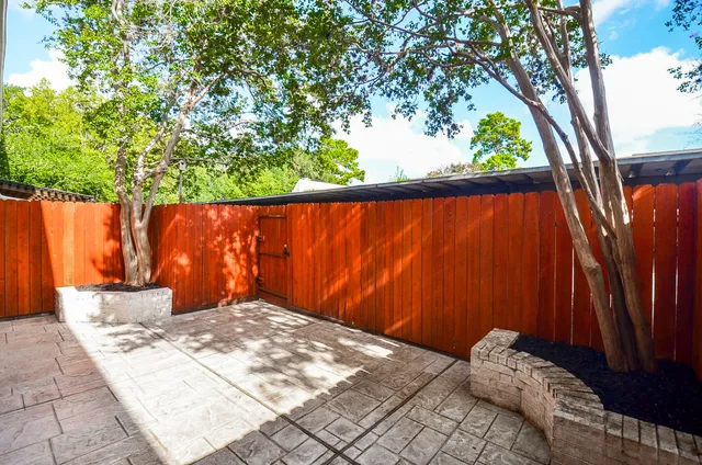 $285,000 | 13074 Trail Hollow Drive, Unit 3074, Houston, TX 77079