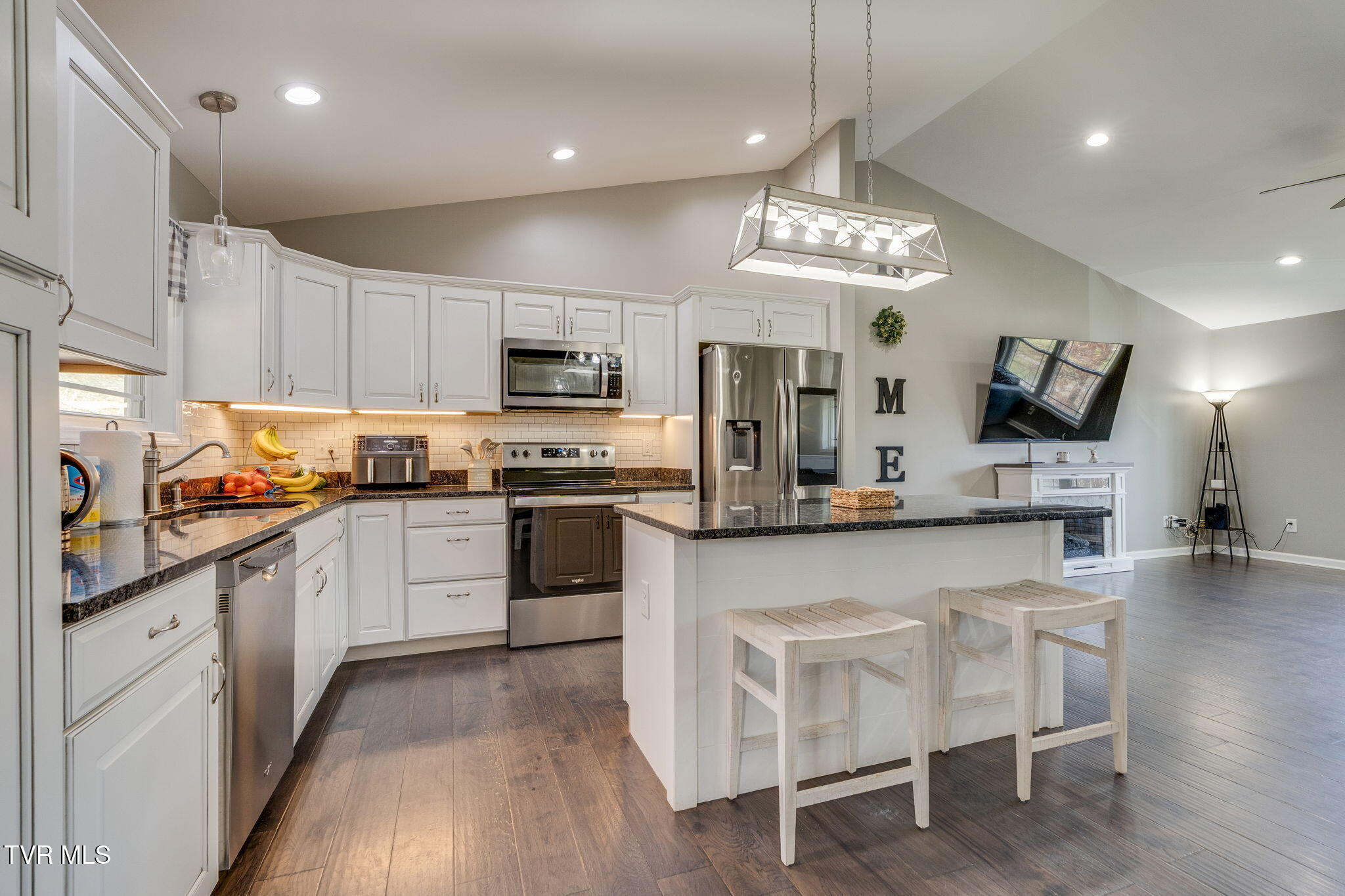 861 Cedar Branch Road Kingsport, TN 37664 - Photo 14 of 41 011