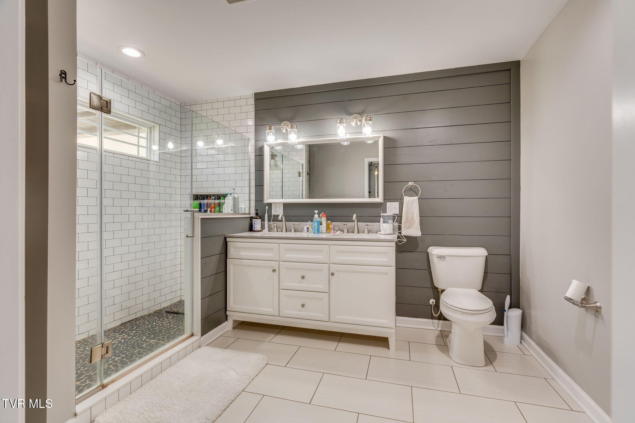 861 Cedar Branch Road Kingsport, TN 37664 - Photo 20 of 41 017