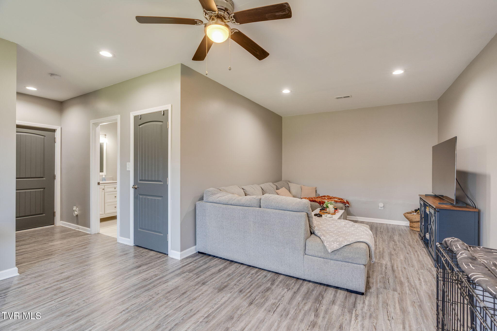 861 Cedar Branch Road Kingsport, TN 37664 - Photo 29 of 41 026