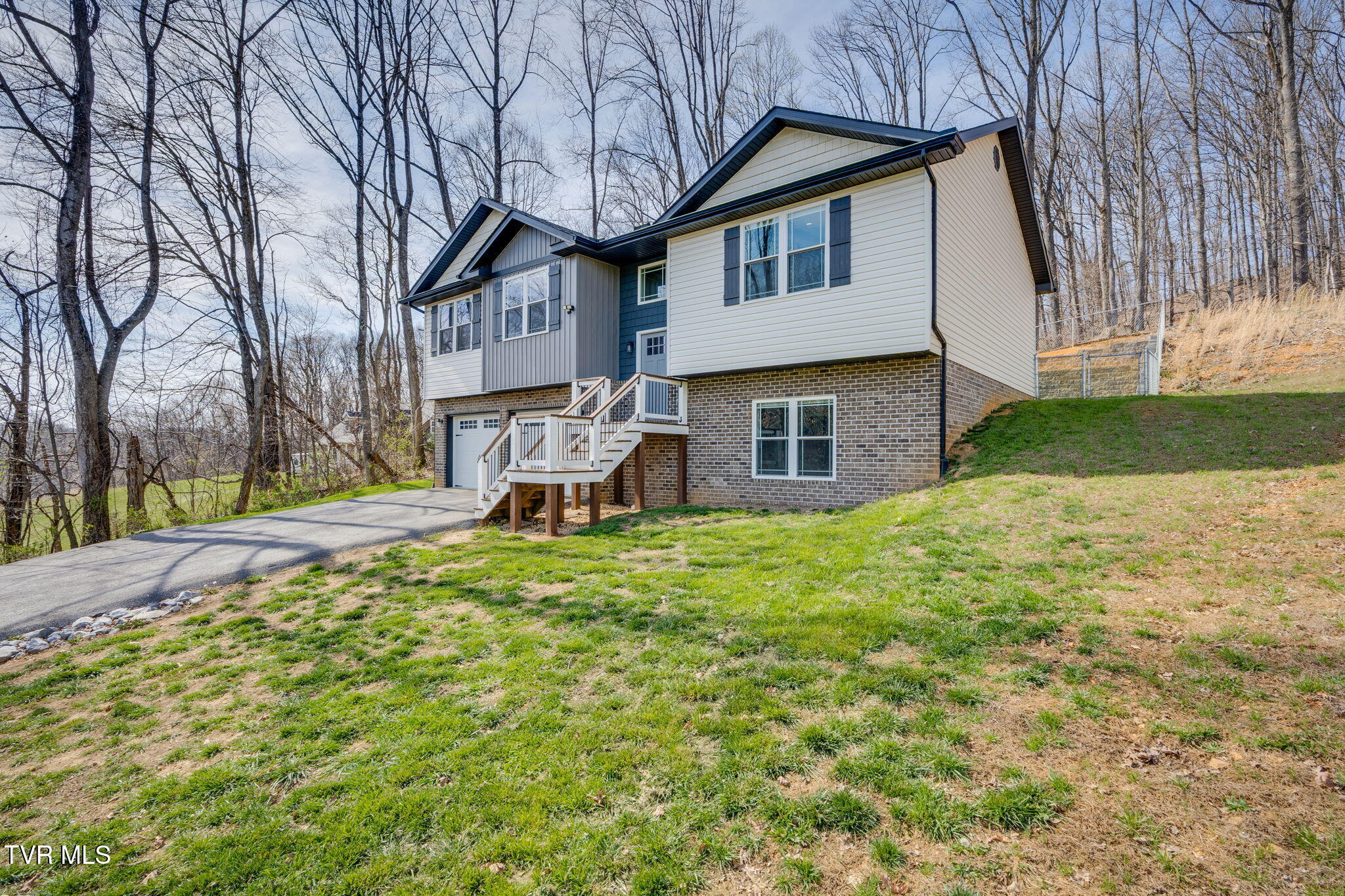 861 Cedar Branch Road Kingsport, TN 37664 - Photo 5 of 41 003