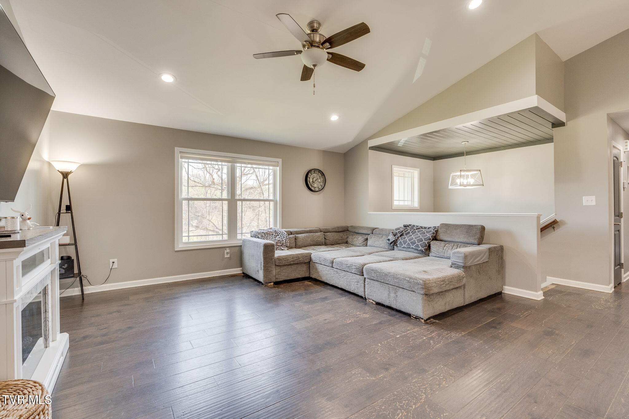 861 Cedar Branch Road Kingsport, TN 37664 - Photo 9 of 41 006