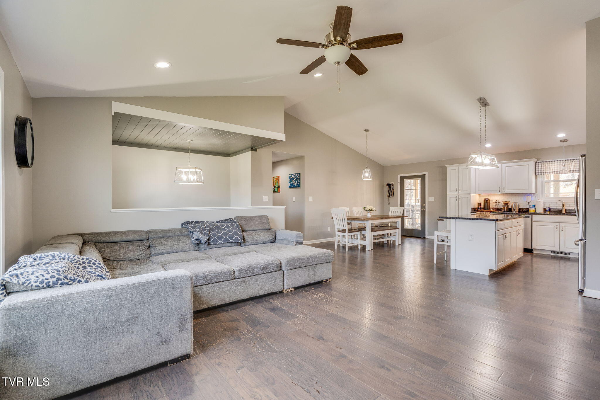 861 Cedar Branch Road Kingsport, TN 37664 - Photo 10 of 41 007