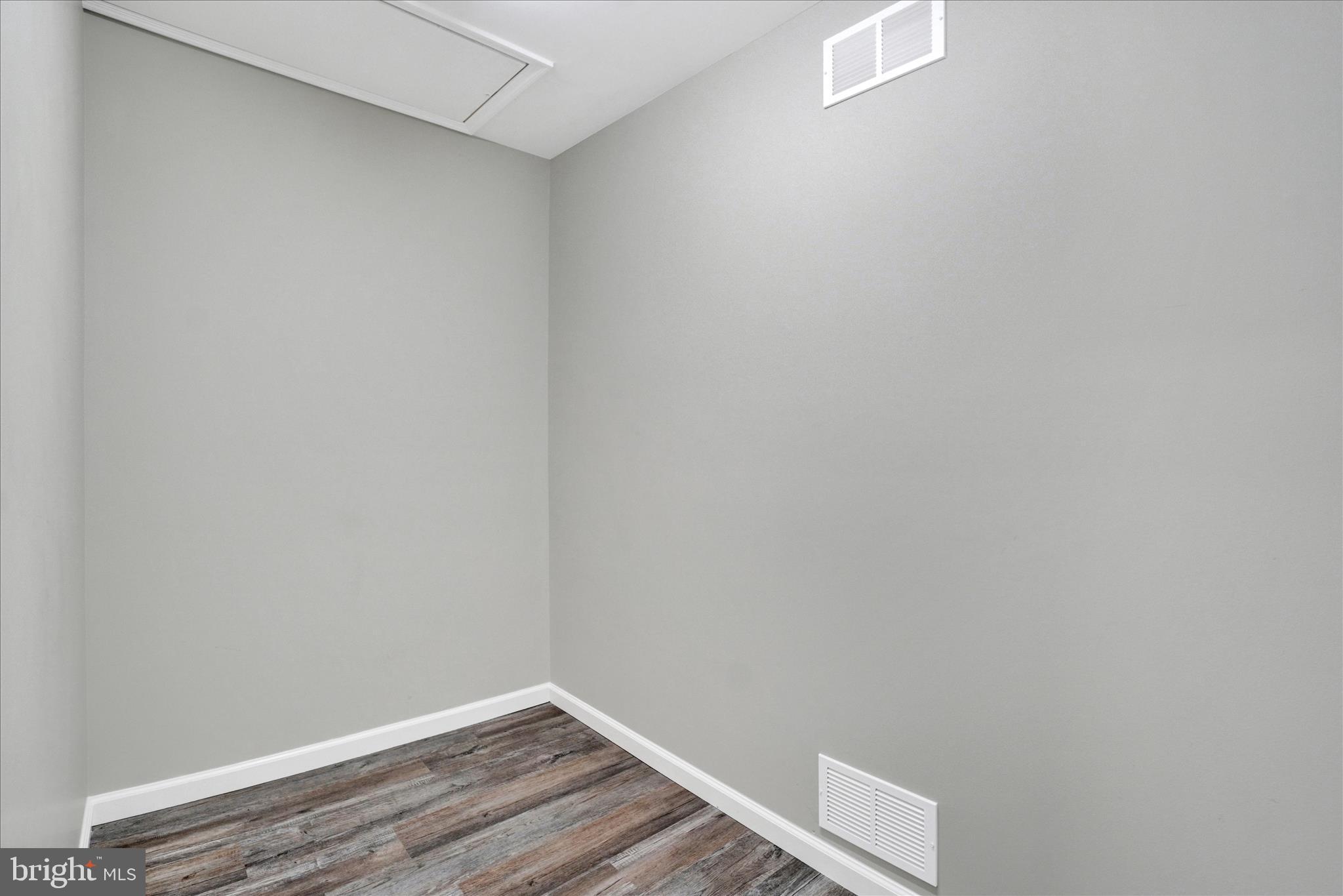 1542 Bonbar Road York, PA 17403 - Photo 16 of 33