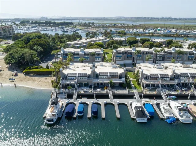 $1,150,000 | 3299 Tempe Drive, Huntington Beach, CA 92649