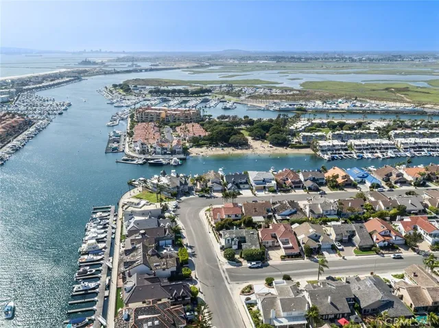 $1,150,000 | 3299 Tempe Drive, Huntington Beach, CA 92649