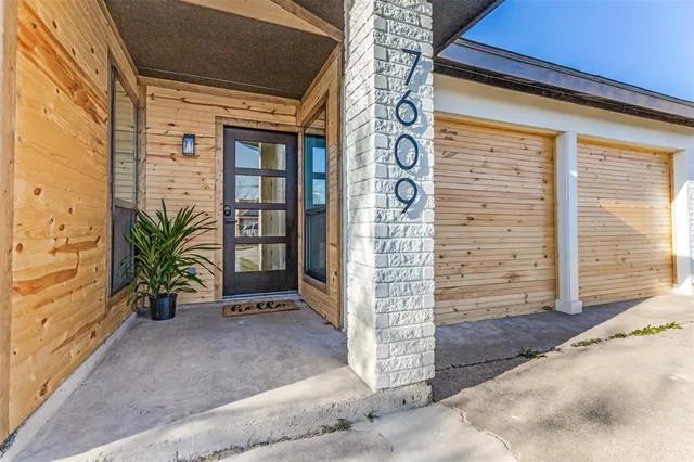 $335,000 | 7609 Walnuthill Court, Watauga, TX 76148