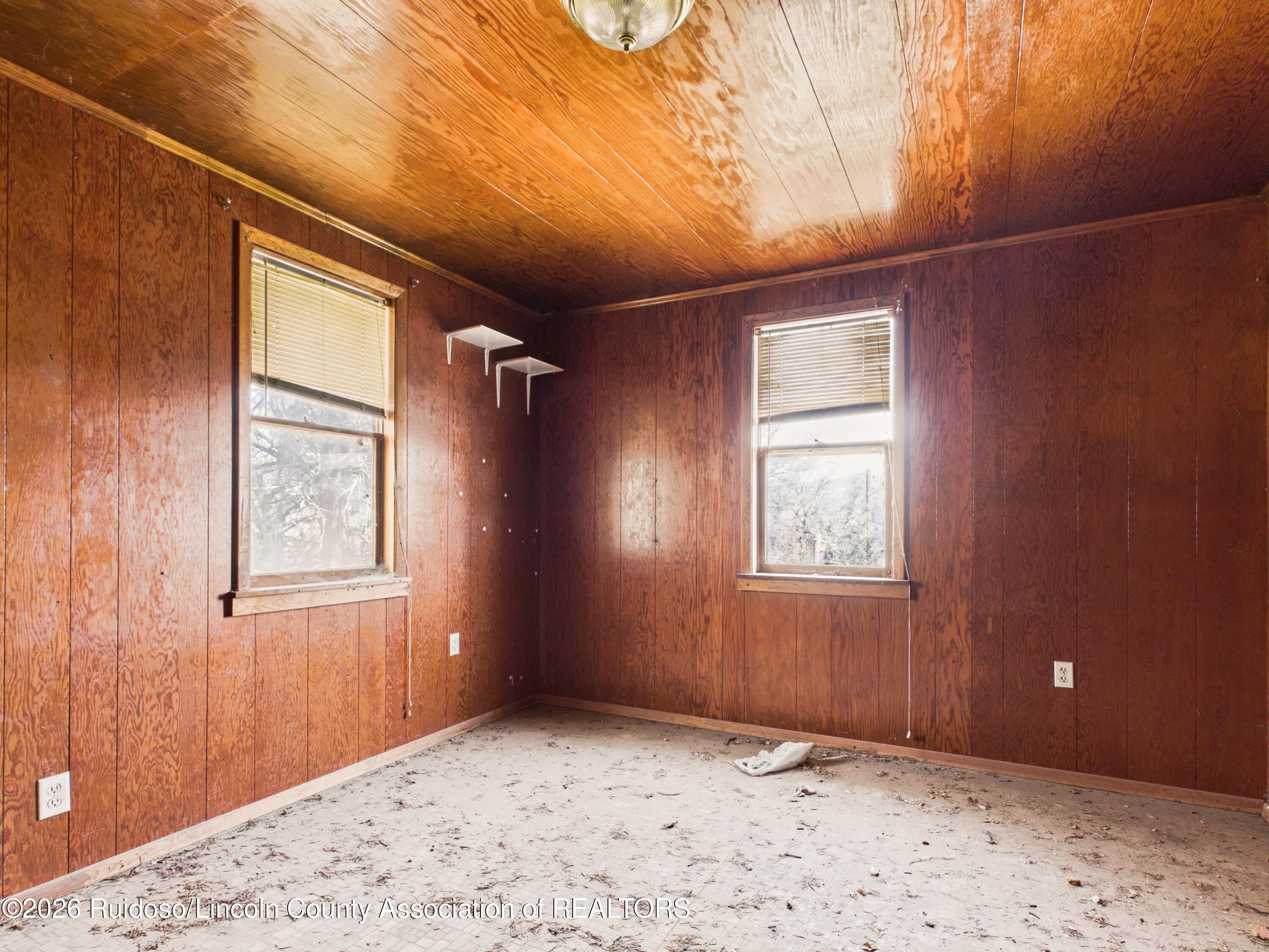 208 Spring Road Ruidoso Downs, NM 88346 - Photo 13 of 19 Gallery Image 13
