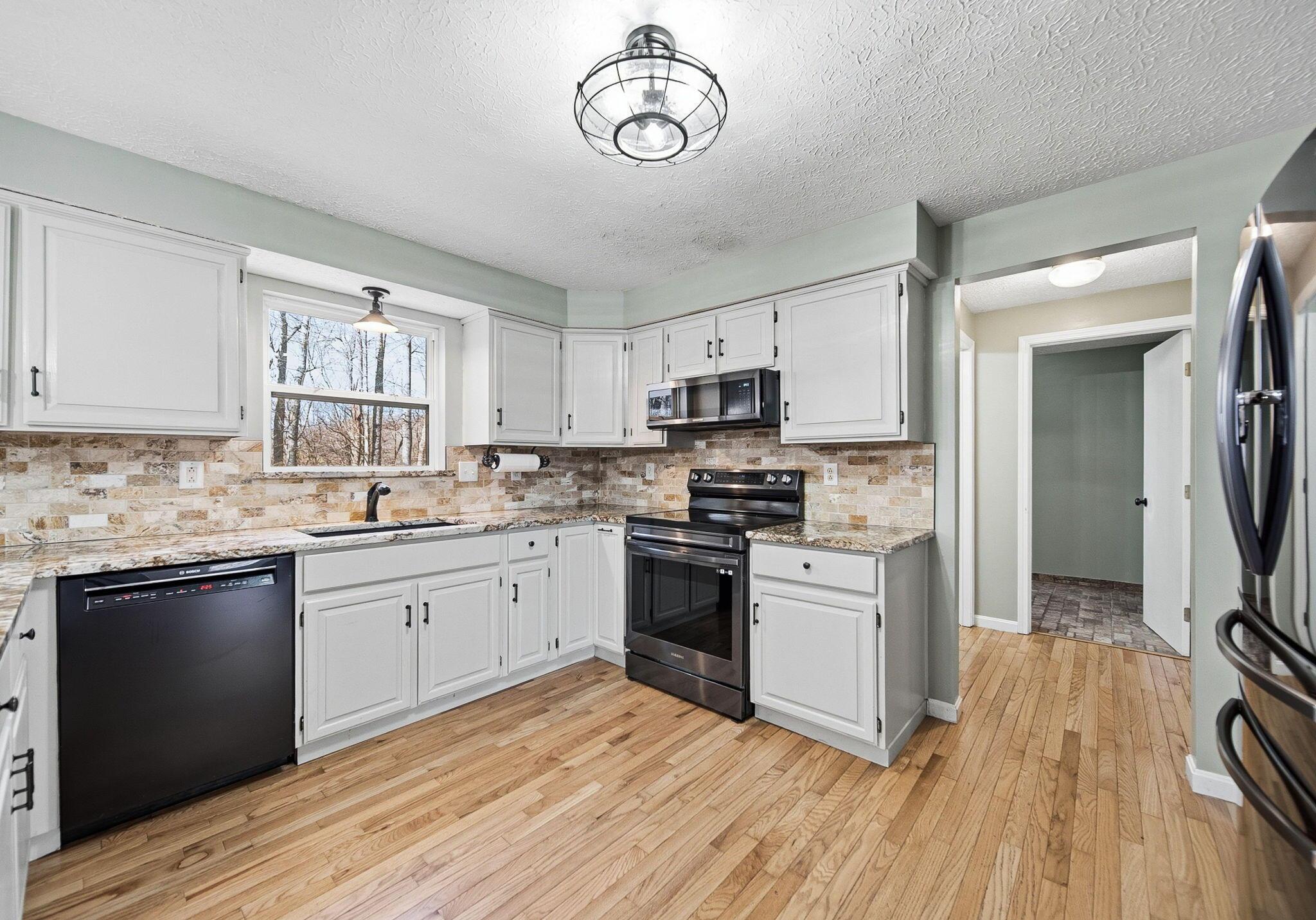 24646 Woltz Road Rockbridge, OH 43149 - Photo 6 of 64 Kitchen