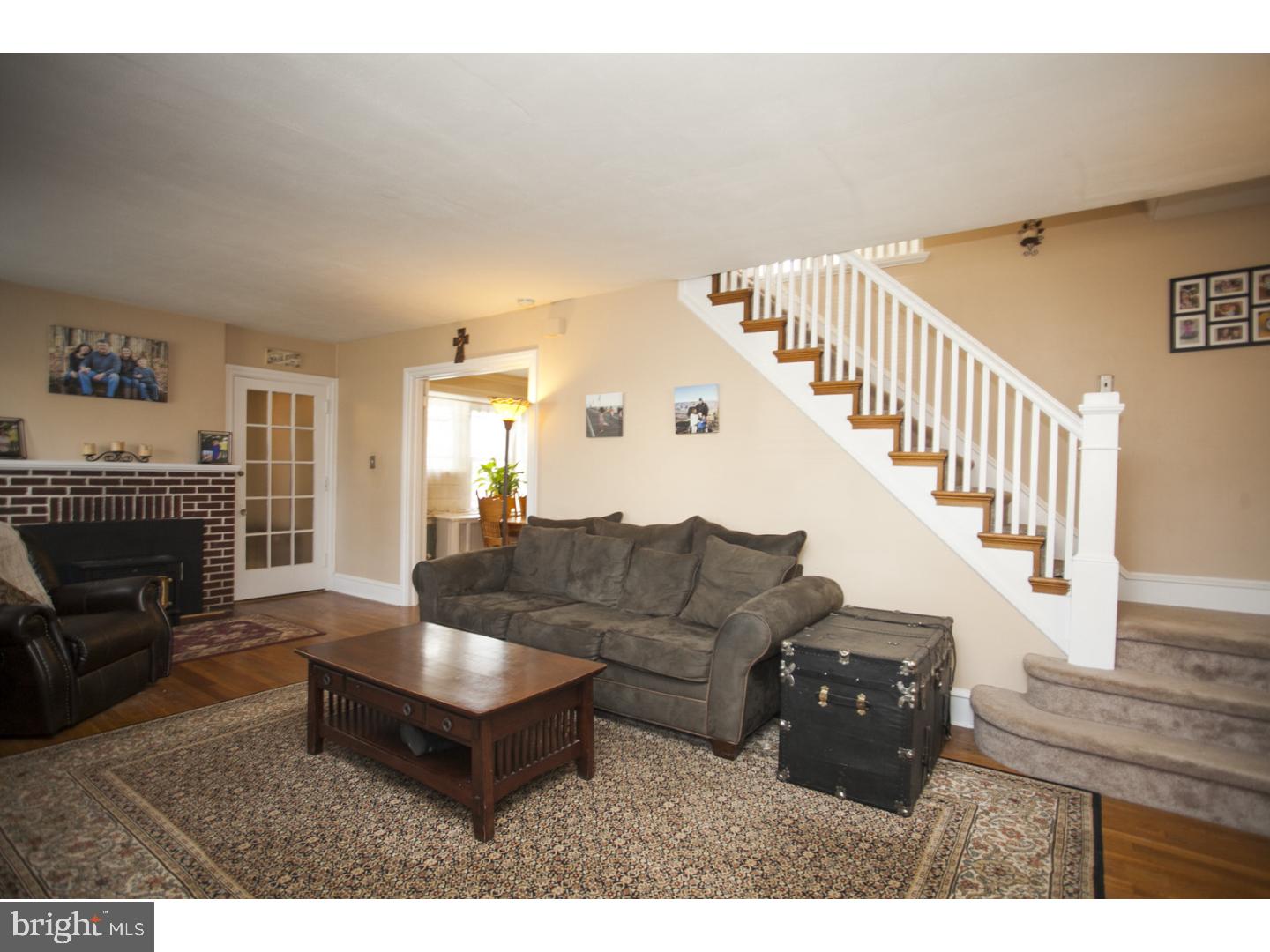 8128 Ridge Avenue Philadelphia, PA 19128 - Photo 4 of 23 Living Room