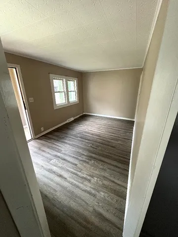 $1,295 | 5115 Maple Hill Drive, McHenry, IL 60050