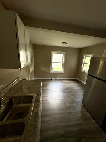 $1,295 | 5115 Maple Hill Drive, McHenry, IL 60050