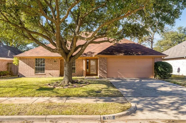 $369,900 | 1129 Briar Oaks Drive, Irving, TX 75060