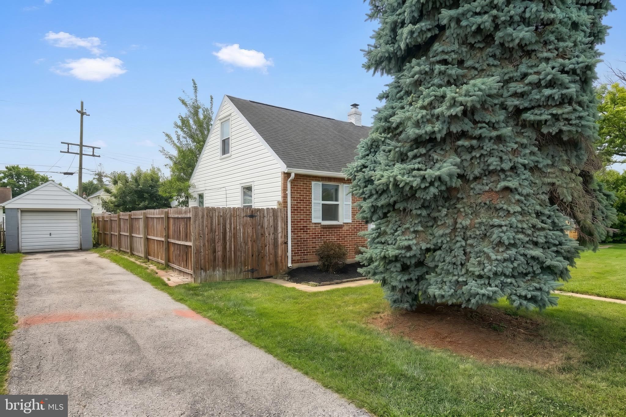 724 Village Road York, PA 17404 - Photo 7 of 31 Gallery Image 7