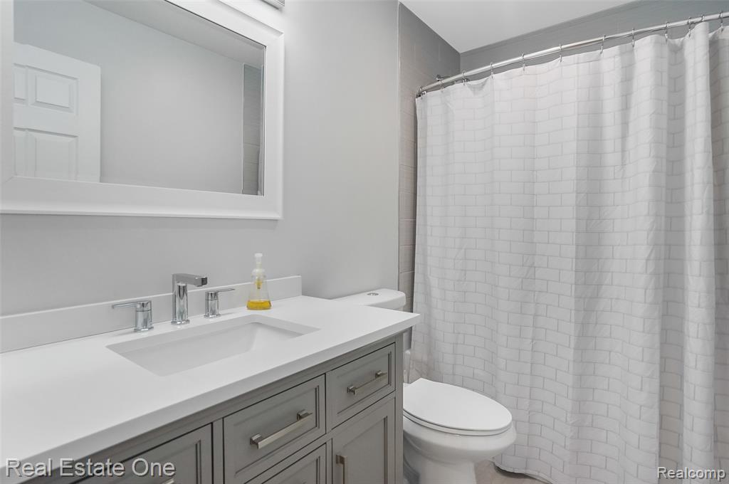751 Eastbridge Court Rochester Hills, MI 48307 - Photo 22 of 48