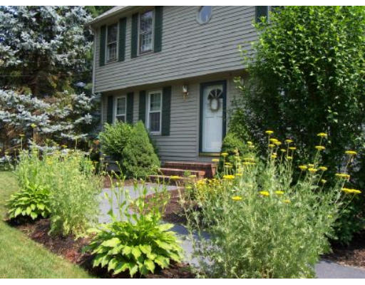 36 Debora Road North Attleboro, MA 02760 - Photo 2 of 16 Gallery Image 2