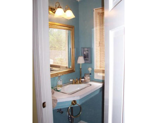 36 Debora Road North Attleboro, MA 02760 - Photo 9 of 16 Gallery Image 9