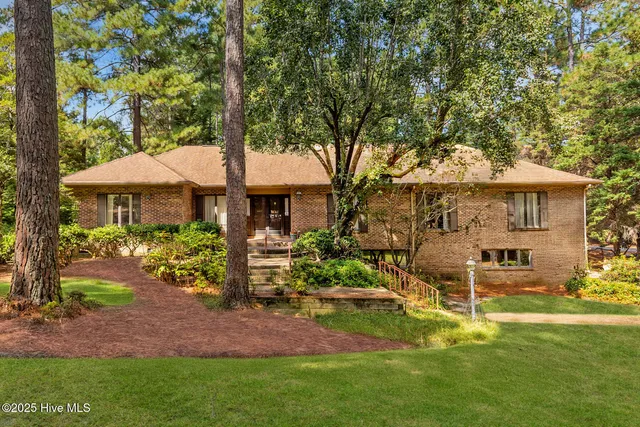 $695,000 | 2 Parson Road, Pinehurst, NC 28374