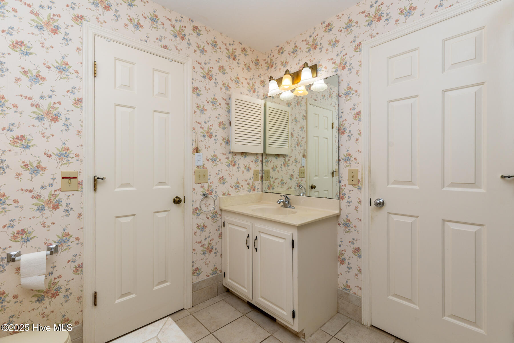 2 Parson Road Pinehurst, NC 28374 - Photo 20 of 37 primary bath1