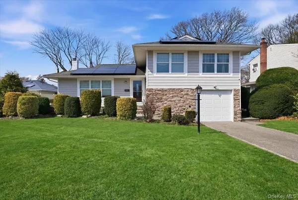 $989,000 | 1419 Eric Lane, East Meadow, NY 11554