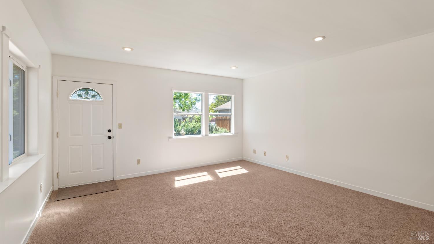 1160 Carr Avenue Santa Rosa, CA 95404 - Photo 36 of 56 an empty room with windows