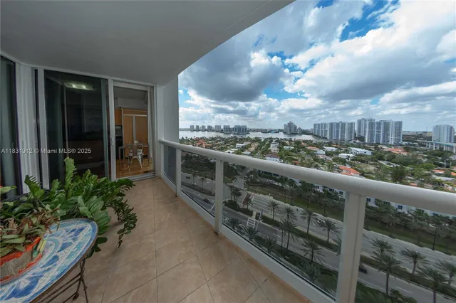 $1,690,000 | North Biscayne Beach, Sunny Isles Beach, FL 33160