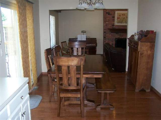 2085 Cumberland Road Rochester, MI 48307 - Photo 3 of 15 31017648-2.JPG
