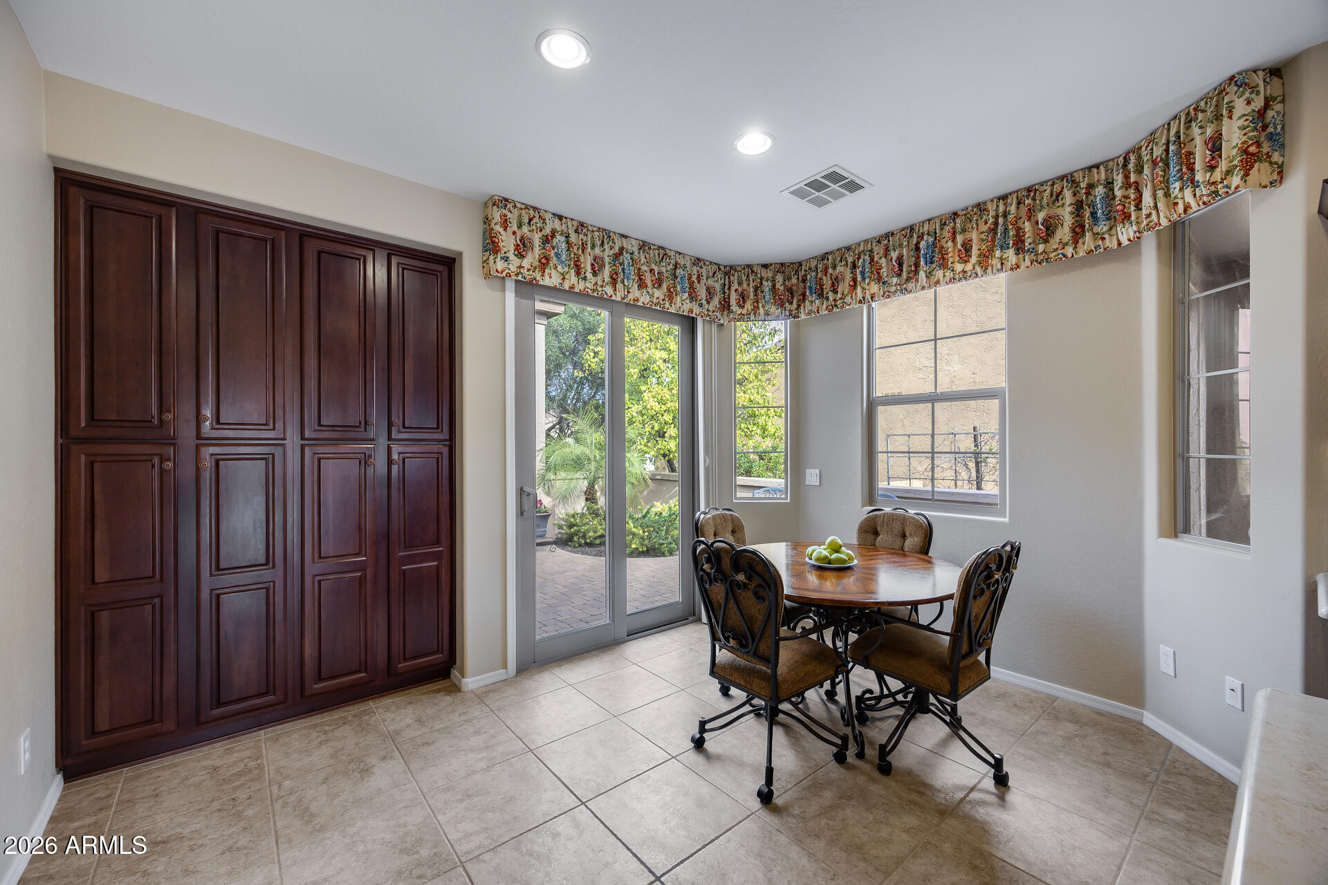 13055 West Cliffrose Road Peoria, AZ 85383 - Photo 10 of 52 50