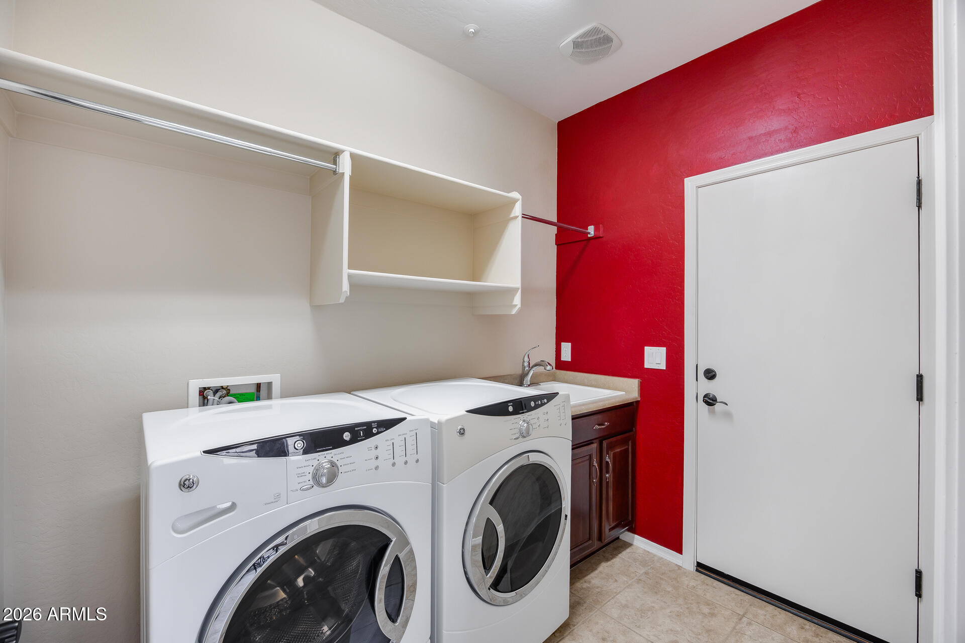 13055 West Cliffrose Road Peoria, AZ 85383 - Photo 17 of 52 54