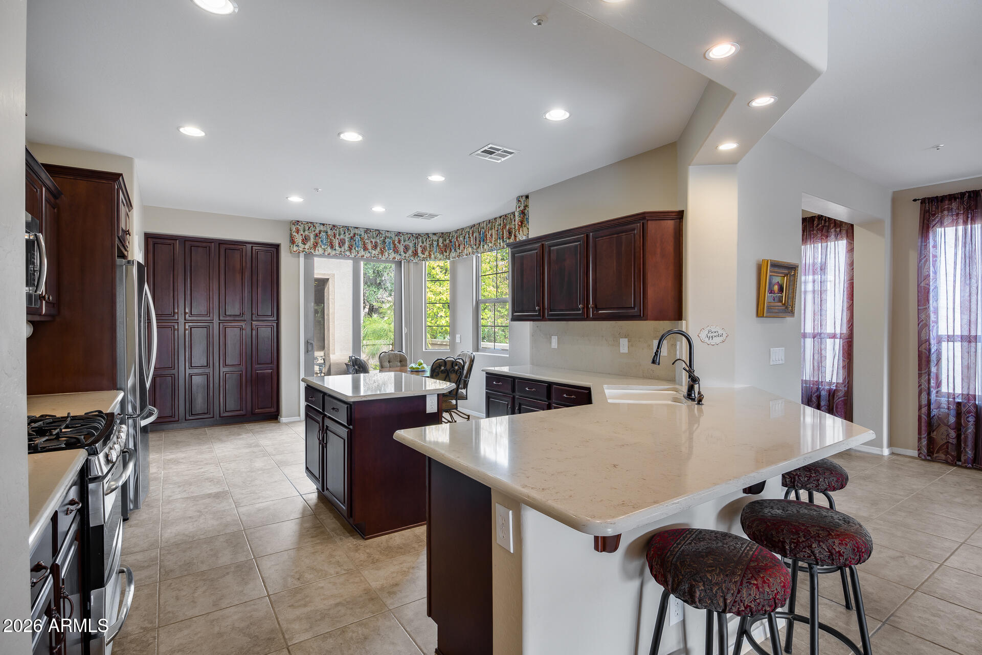 13055 West Cliffrose Road Peoria, AZ 85383 - Photo 8 of 52 46