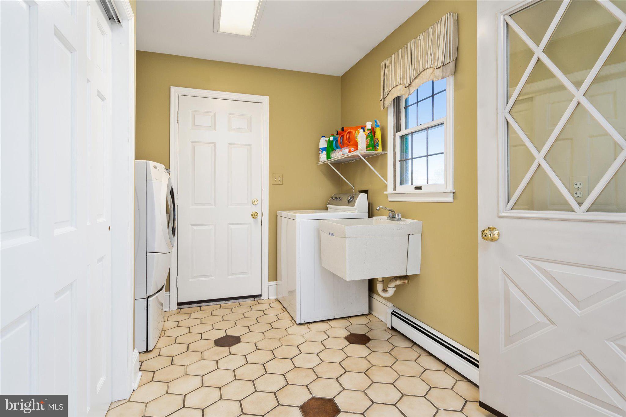 85 Line Road Trenton, NJ 08690 - Photo 16 of 38 Laundry Room