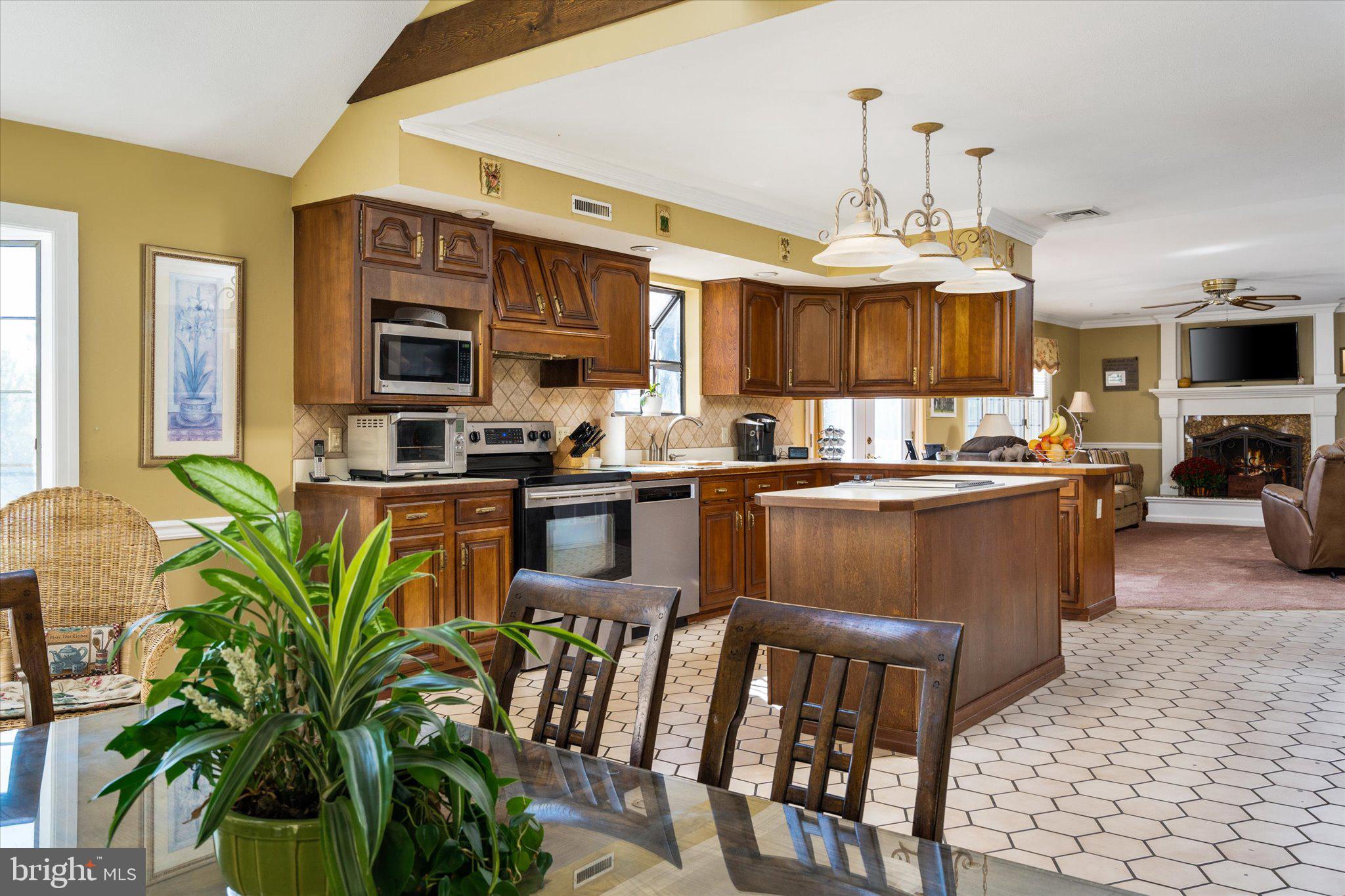 85 Line Road Trenton, NJ 08690 - Photo 3 of 38 Kitchen