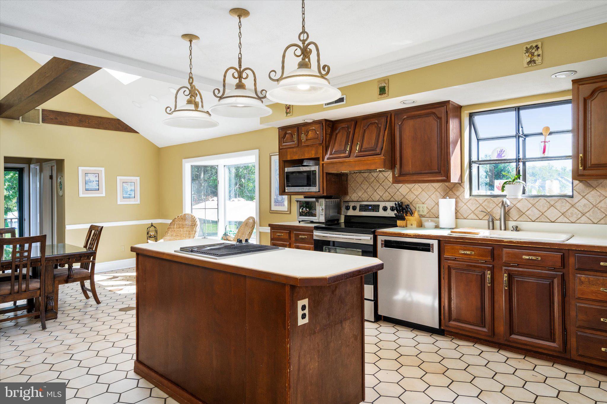 85 Line Road Trenton, NJ 08690 - Photo 4 of 38 Kitchen