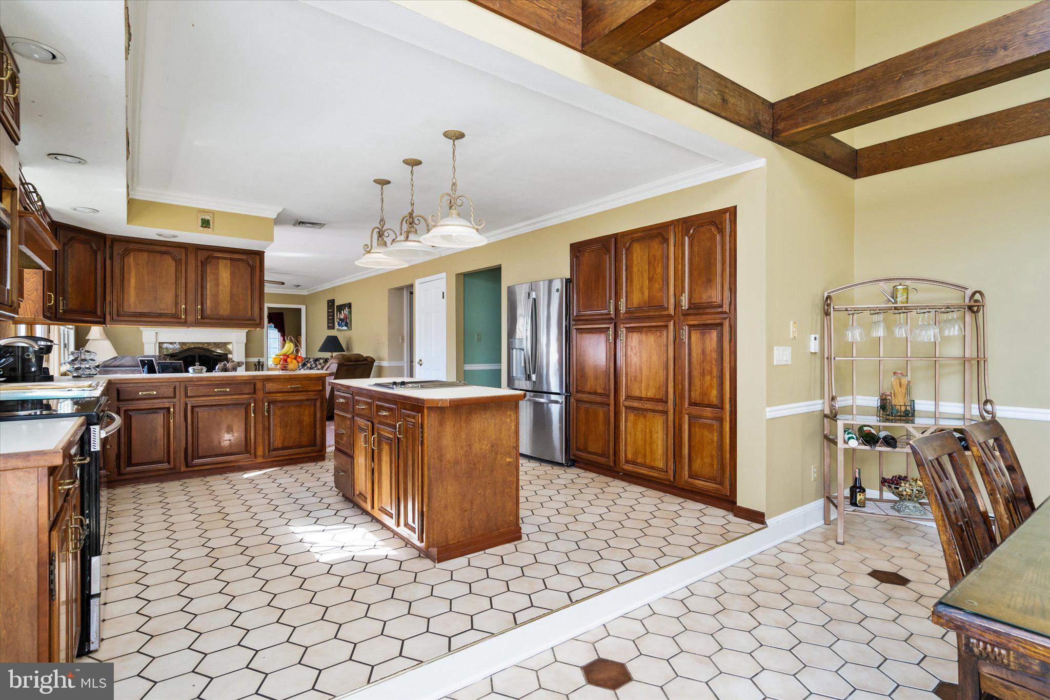 85 Line Road Trenton, NJ 08690 - Photo 5 of 38 View of Kitchen