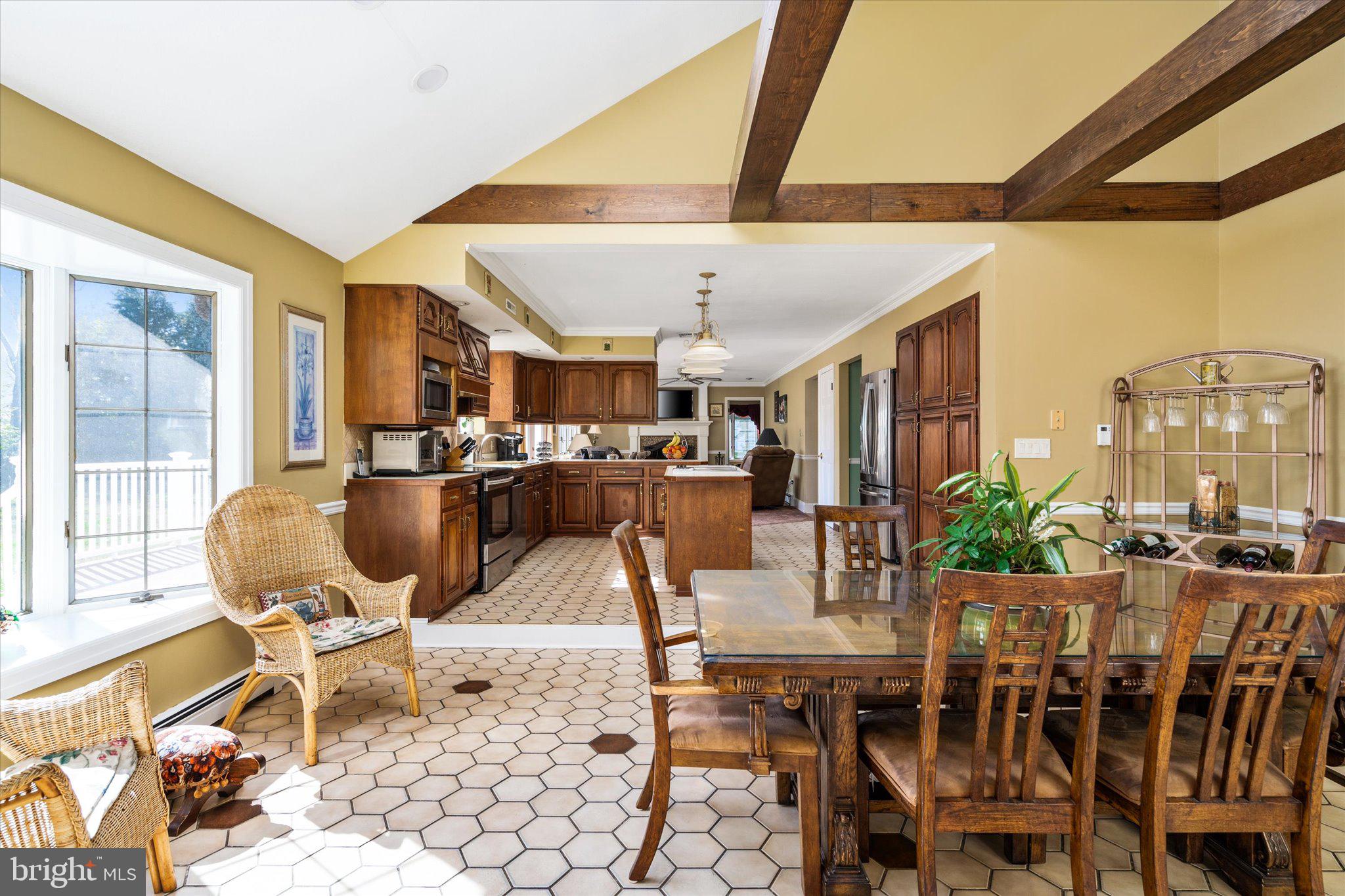 85 Line Road Trenton, NJ 08690 - Photo 8 of 38 View of Breakfast Room and Kitchen