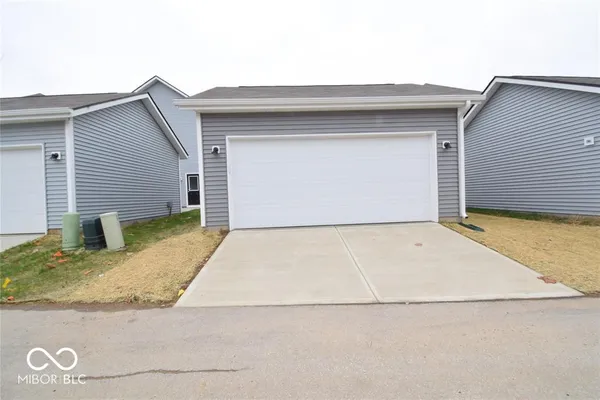 $2,100 | 2913 Bolton Square Boulevard, Indianapolis, IN 46222