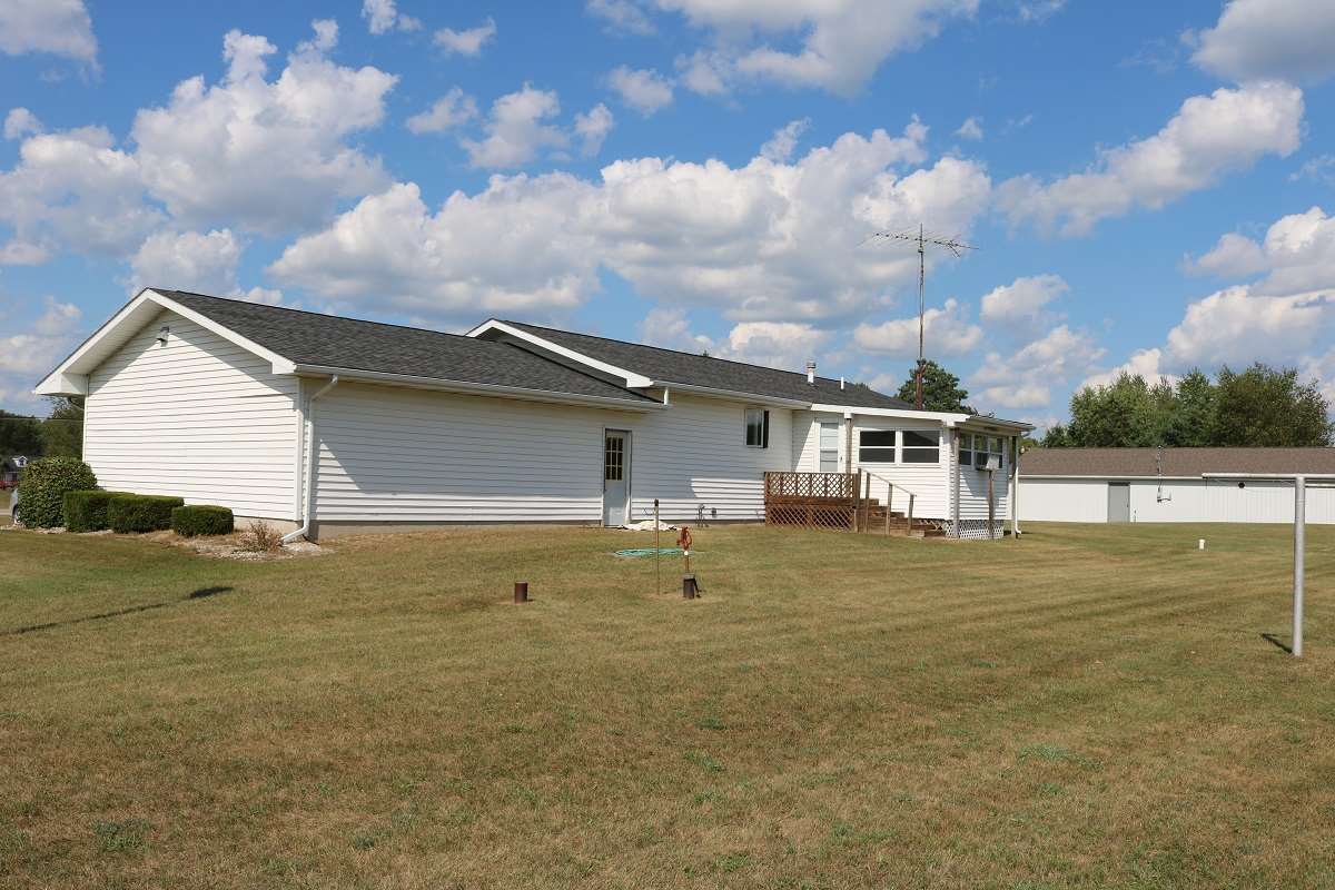 10697 West Monroe Road Elwell, MI 48832 - Photo 6 of 42 1865734-5.JPG