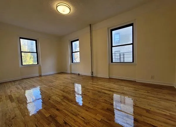 $275,000 | 21-27 33rd Street, Unit 3A | Astoria